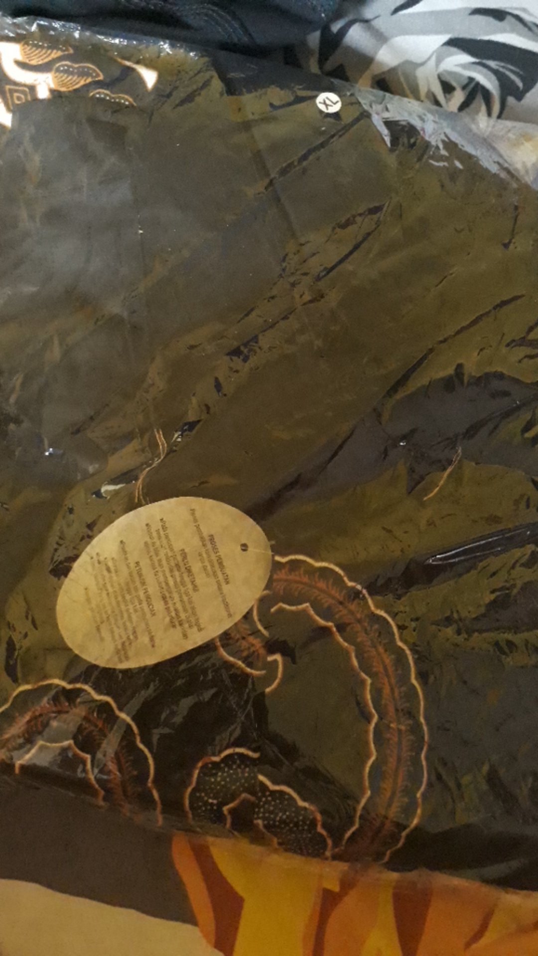 Kemeja Batik Pria Lengan Panjang Motif Ayam Kate