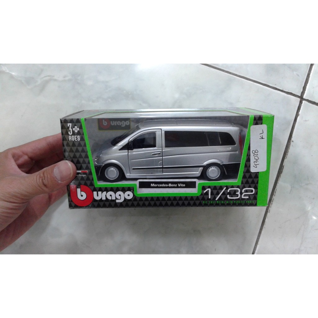 burago 1:32 mercedez benz VITO silver