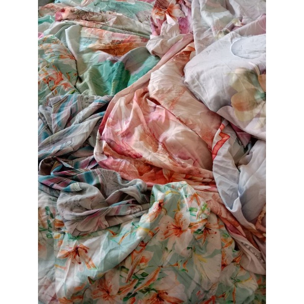 Kain Kiloan Murah / Kain Kiloan Satin Motif / Harga Per-Kilo (Isi ±7 meter)