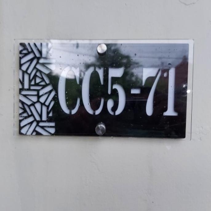 

COD akrilik nomor rumah cantik / nomor ruangan / papan akrilik - tempel PROMOKode 3897