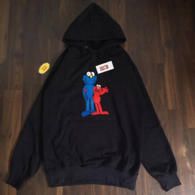 uniqlo elmo hoodie