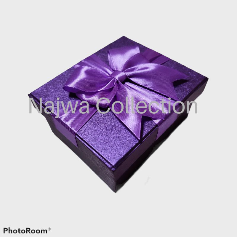 Kotak Kado Hadiah Hardbox Bisa Custom Ukuran PxLxT 4 Kg