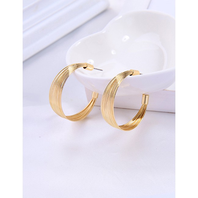 LRC Anting Tusuk Fashion Semicircular Earring Geometric D13950