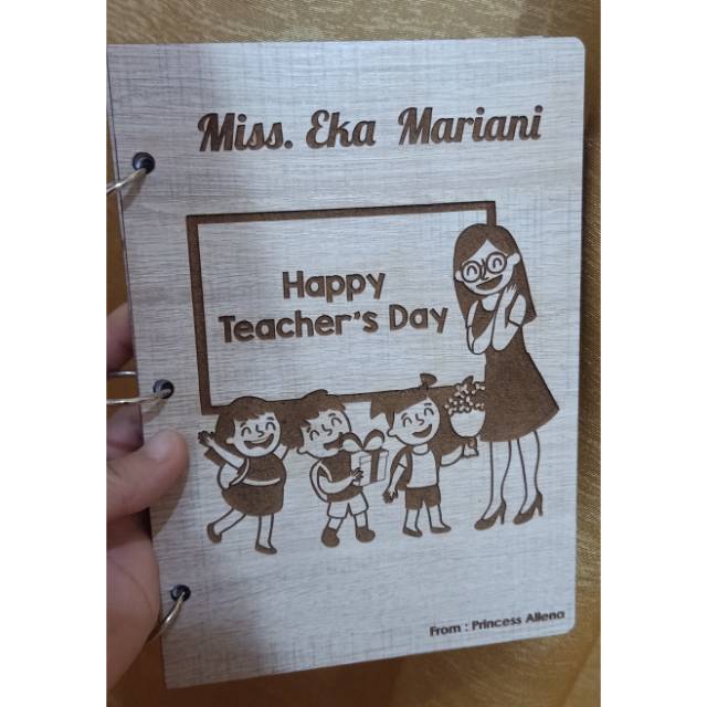 

Custom wood notebook , bisa jadikan kado/souvenir.