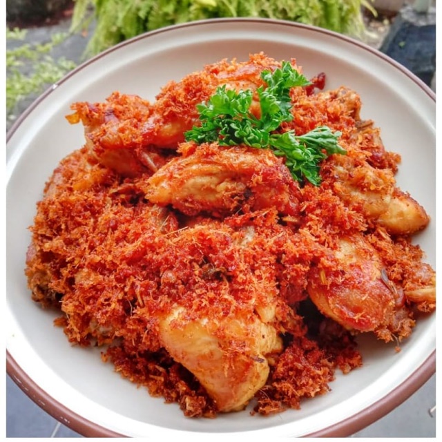 

AYAM GORENG SERUNDENG