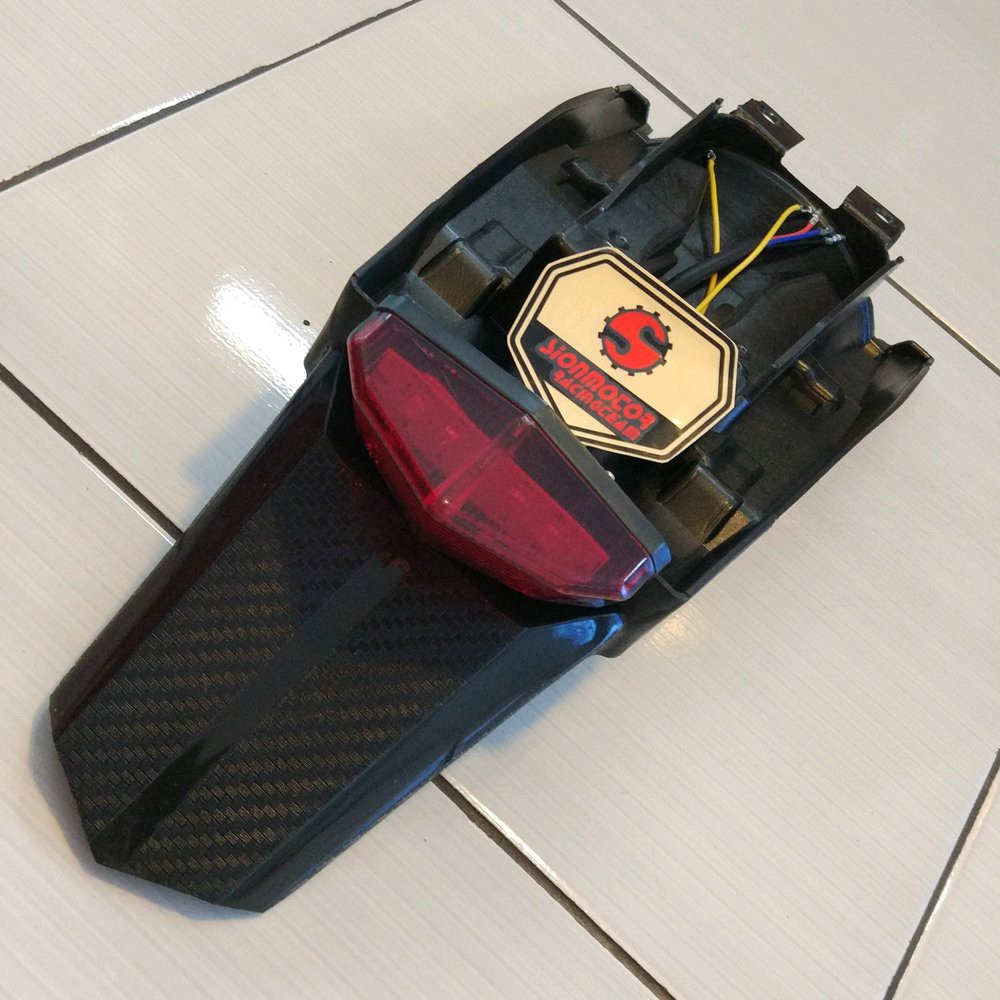 Spakbor Belakang CRF 150 Lampu Led Rem dan Sein Hitam SION MOTOR