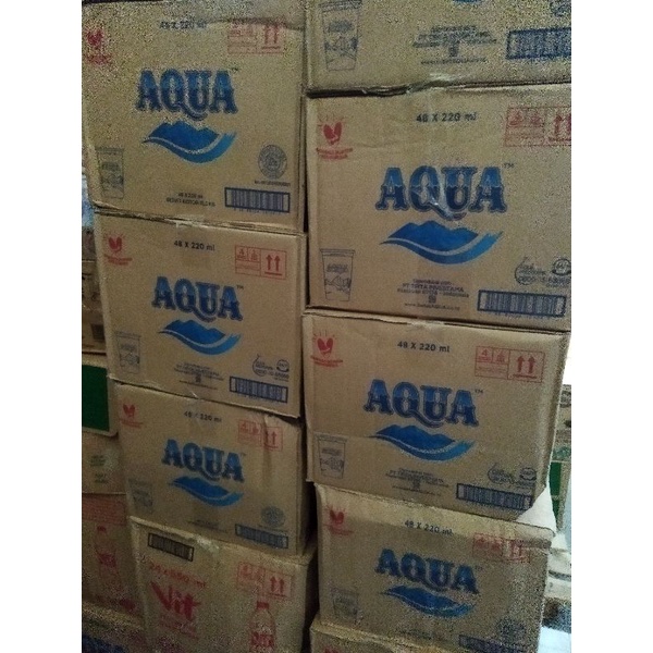 

aqua gelas 220ml