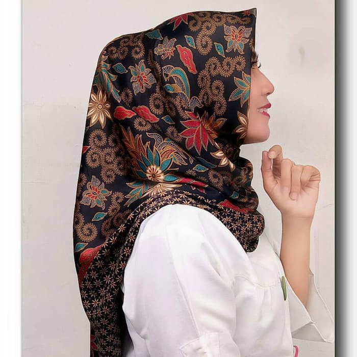 20 Ide Kerudung  Motif Batik The Fashion Eggplant