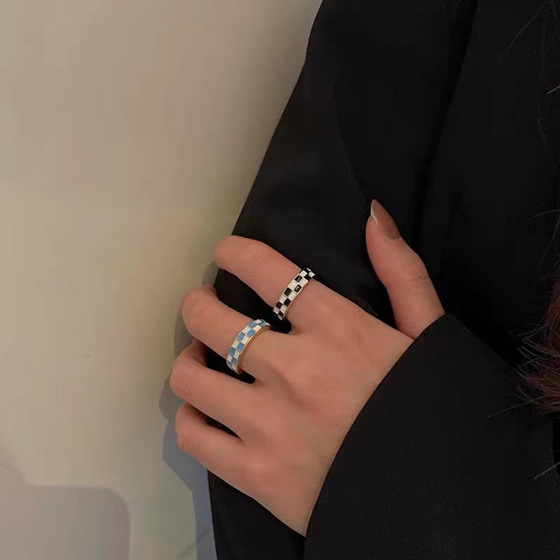 Cincin Model Terbuka Warna Kontras Hitam Putih Gaya Korea Untuk Wanita