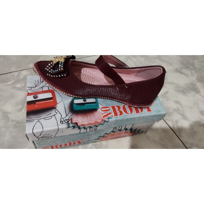 Sepatu Anak Perempuan nobody