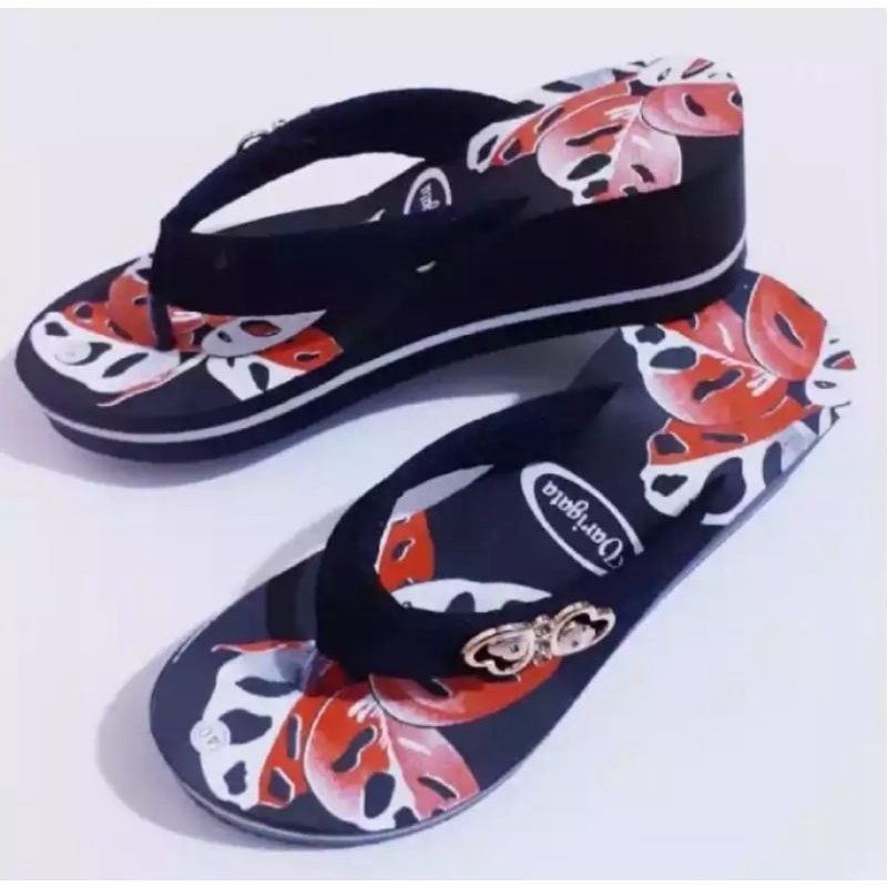 Sandal Wedges Wanita Janda Bolong