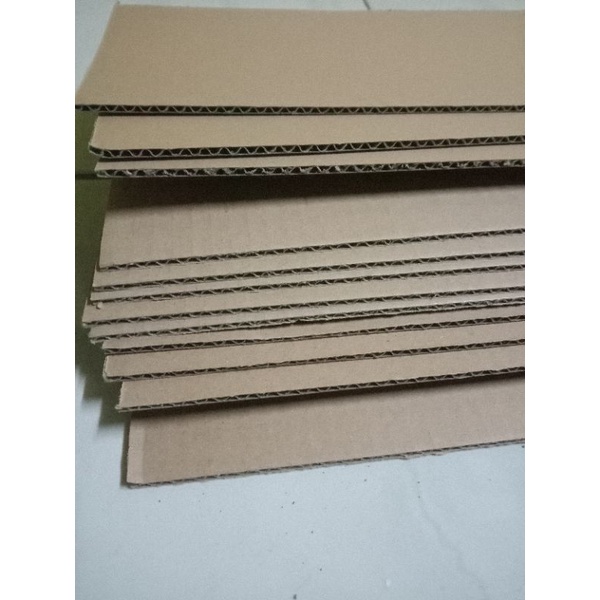 

kardus lembaran 21x32cm 1ply