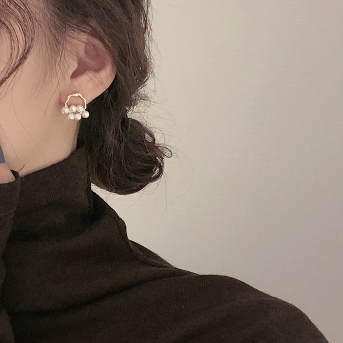 Anting Tusuk Gantung Wanita Bahan Metal Desain Geometri Hias Mutiara Gaya Korea / Retro Untuk Hadiah 2022