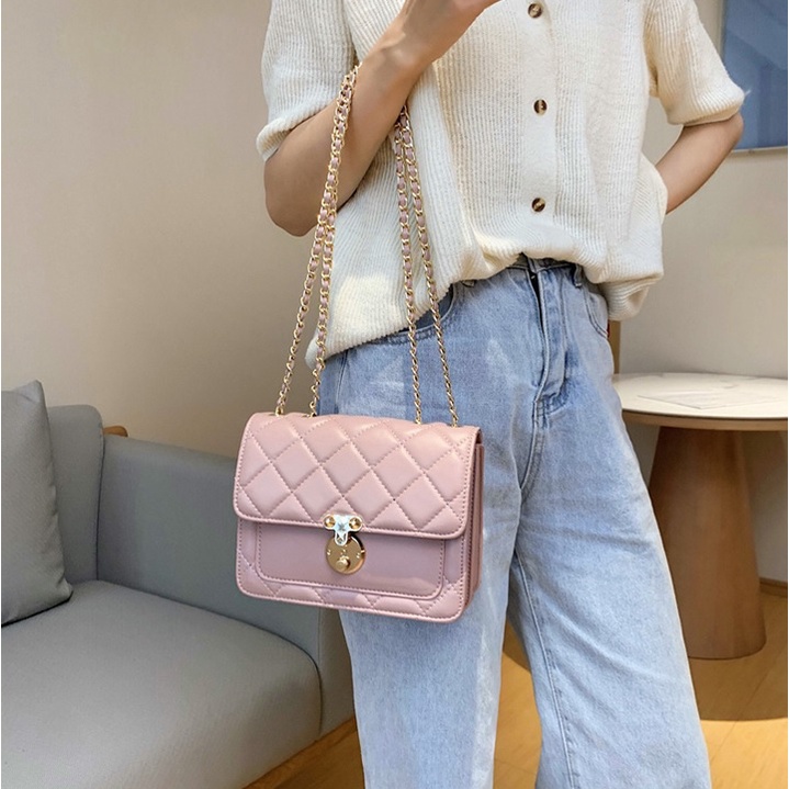 BJ15256 BLACK/PINK/WHITE/YELLOW TAS SLEMPANG TALI RANTAI JINJING TOTEBAG HANDBAG TAS WANITA FASHION IMPORT MODIS ELEGAN TERMURAH TERLARIS TERBARU BAGSTORE JAKARTA TAS BATAM ELJ5256 BQ2997 GT1849 JT2057 LT1935