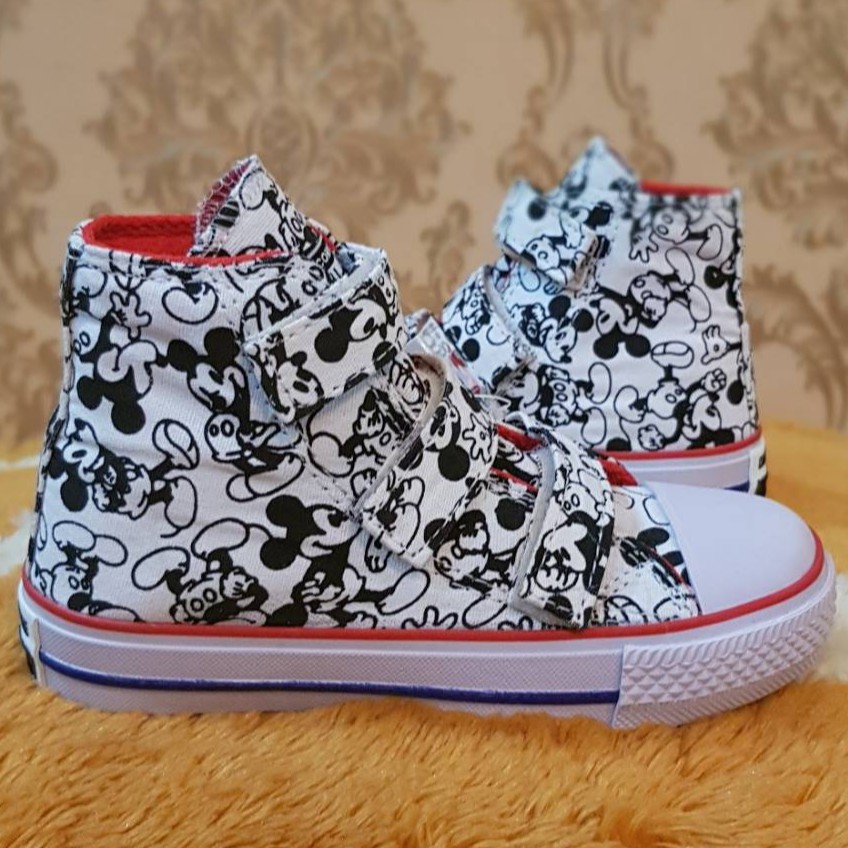 Sepatu boot anak  laki laki perempuan  converse boot perekat 