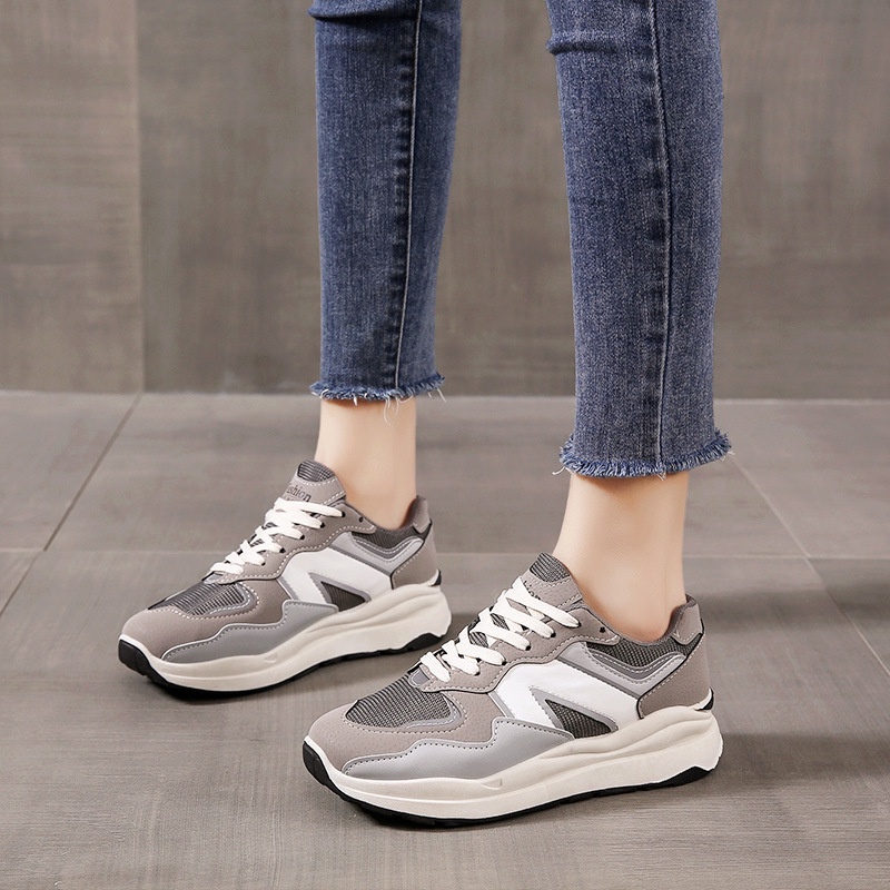 Sepatu Sneakers Wanita 02025620