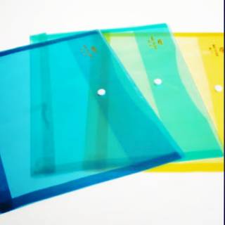 

Map Plastik Kancing RANDOM Isi 12 Pcs
