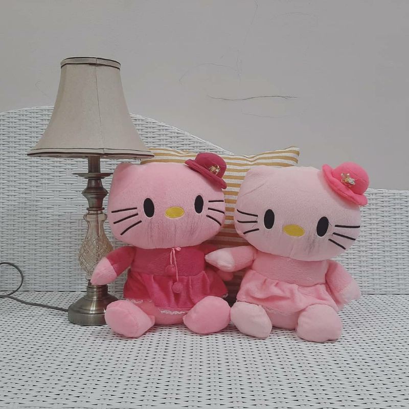 preloved boneka hello kitty