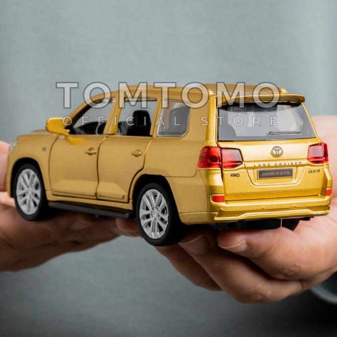 Toyota Land Cruiser V8 Tomtomo Mobil Mobilan Diecast Miniatur Mainan