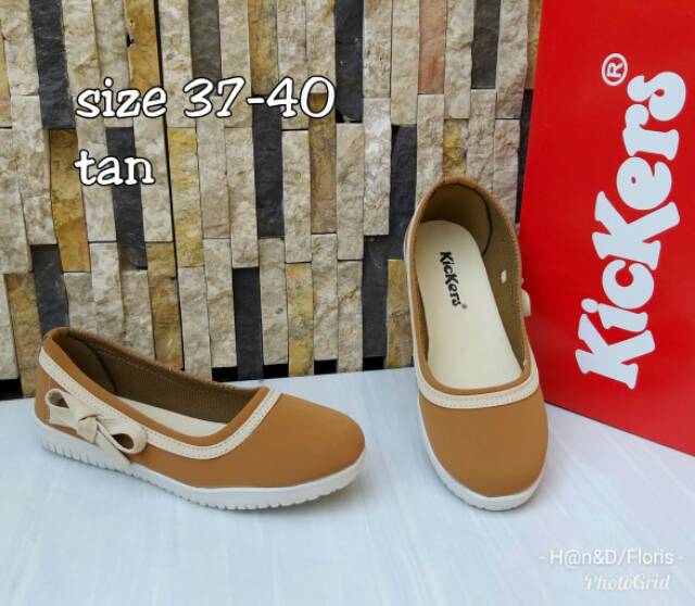 Sepatu flat D051