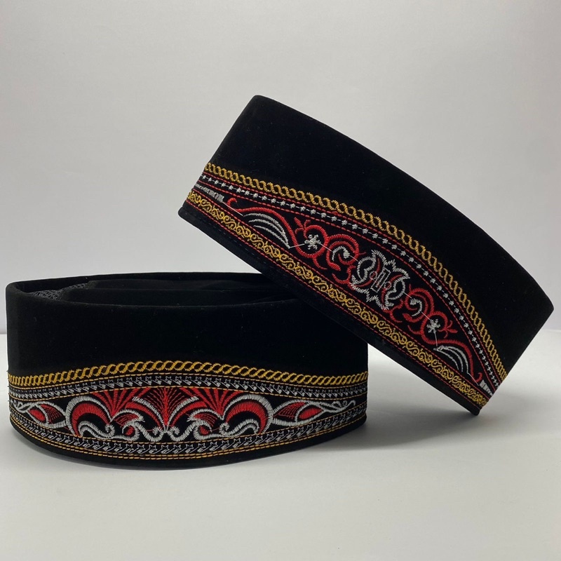 PECI / KOPIAH / SONGKOK SOGA BLUDRU MERAH BAHAN BAGUS NYAMAN DAN BERKULITAS