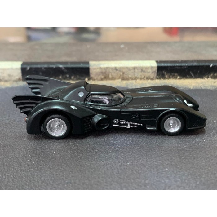 Tomica Limited Batman Batmobile