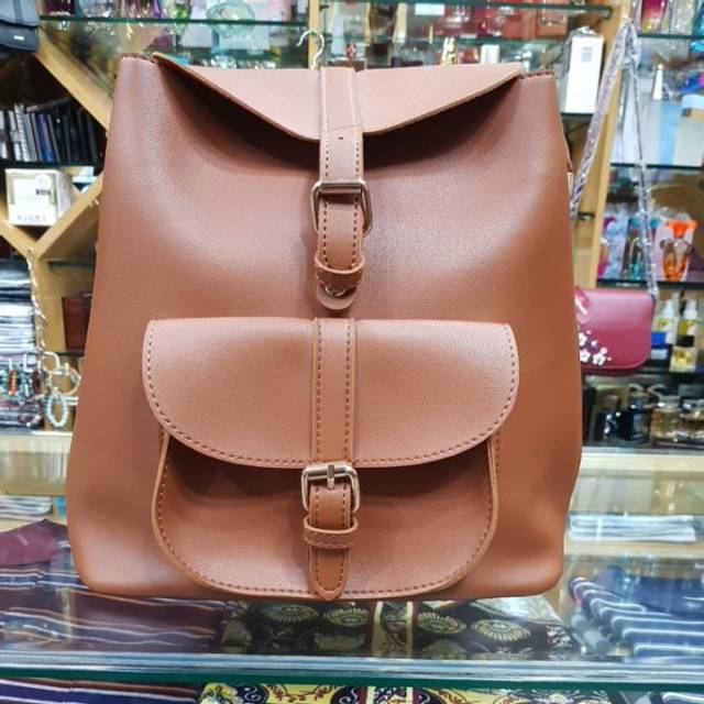 Tas cewek original singapore dgn bahan kulit bisa selempang ,ransel dan untuk di samping.bhn ny bgus