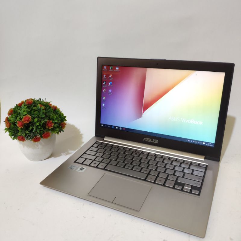 laptop ultrabook super tipis asus ZenBook ux31E  - core i7 - ssd 256gb