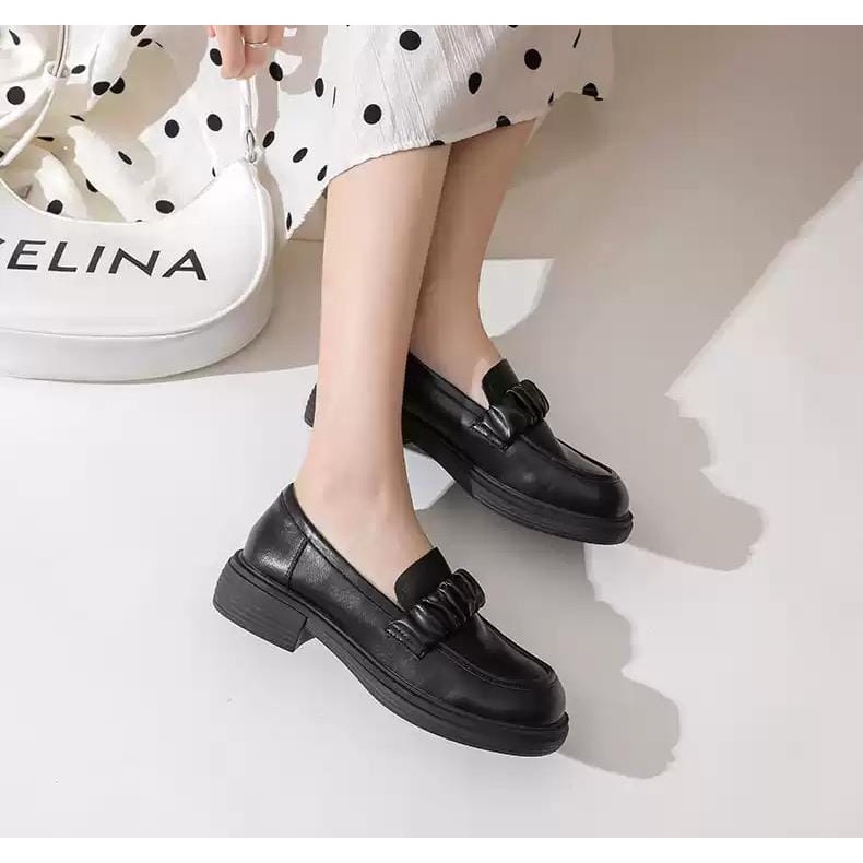 Sepatu Wanita Loafers 2022 / Sepatu Korea New Style Fashion DM 26