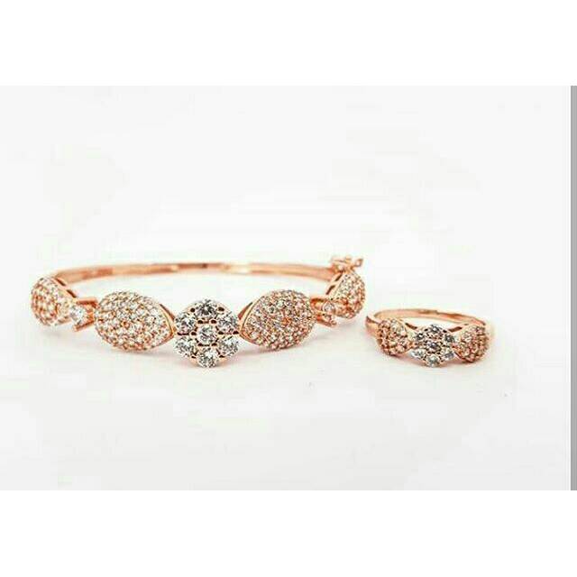 Set Gelang dan cincin persis emas dan berlian aslinya