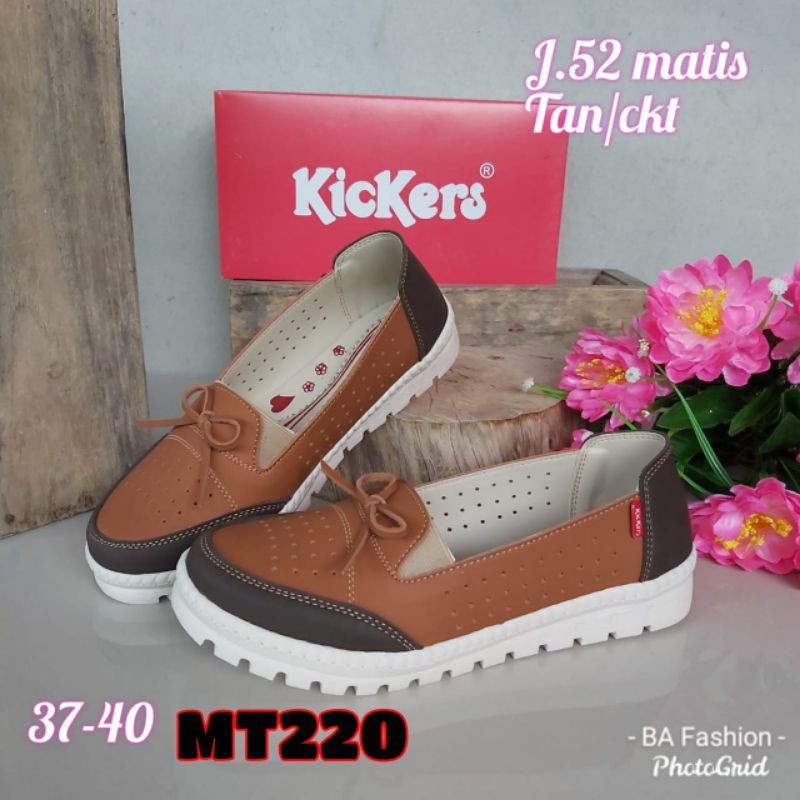 sepatu kickers wanita