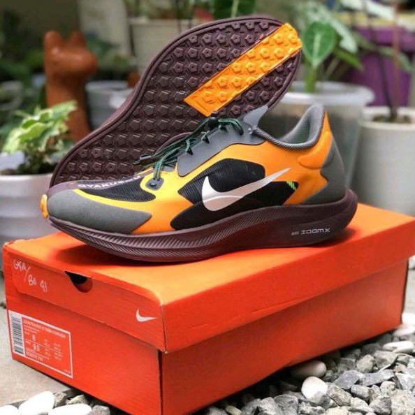 SEPATU NIKE ZOOM PEGASUS 35 TURBO GYAKUSOU, GOLD DART