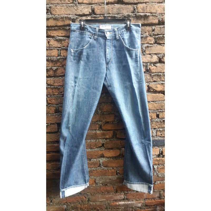 Levis Engineered second preloved bekas