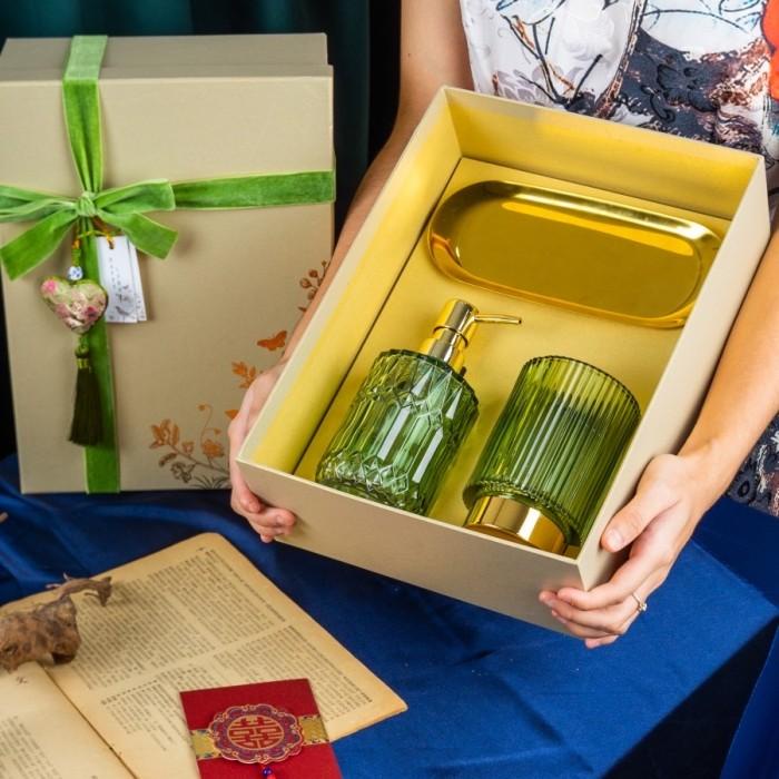 

Ramadhan Hampers Luxury Bathroom Set Gold/ Set Hampers Lebaran Mewah Best Seller