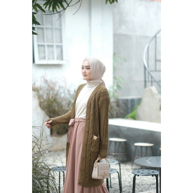 Long Cable Cardi Madanara