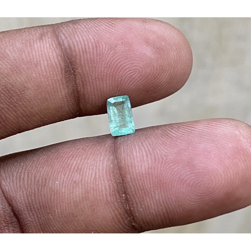 Natural Zambian emerald beryl Jamrud Colombia Zamrud ukuran kecil dim 7x4.5x3