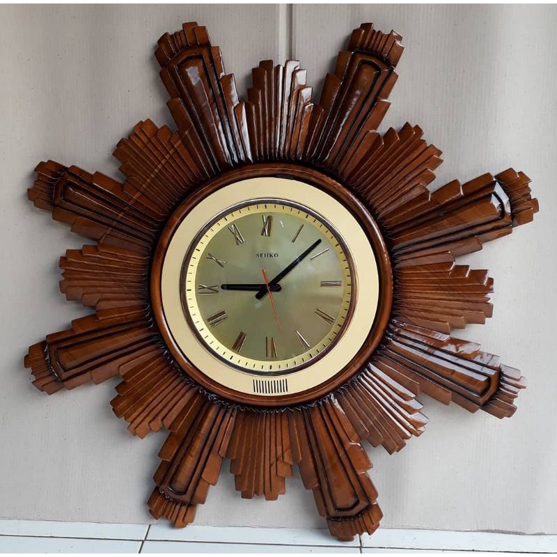 Souvenir Kayu Jam Dinding Gantung Ukir Motif Matahari Kayu Jati Jepara