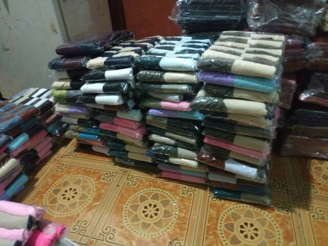 bandana rajut 4 warna isi 20pcs