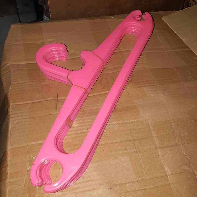 Isi 12 pcs hanger 18 in pink / putih