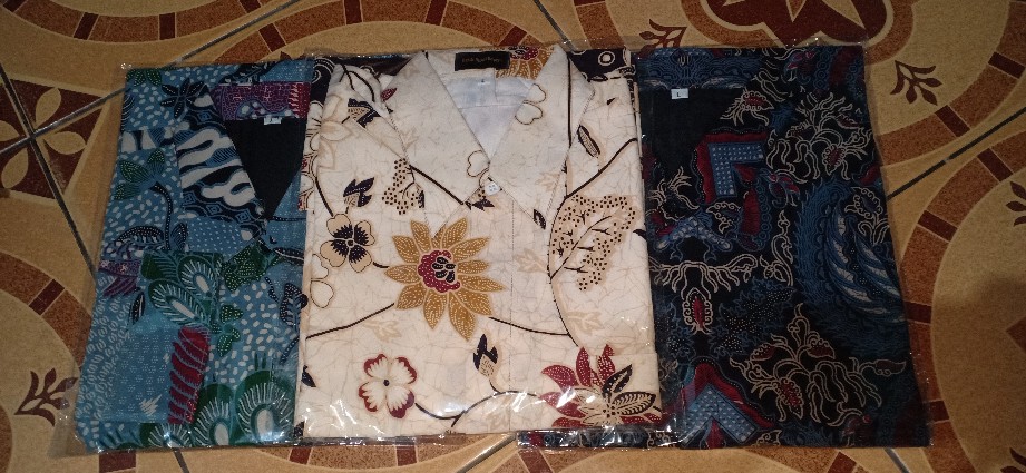 Kembang Rambat Pendek Kemeja Batik Pria Full Furing Bahan Katun Cabut Primisima