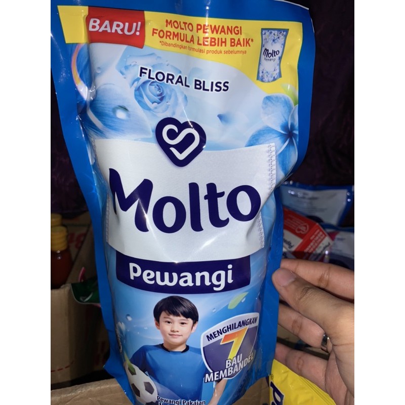 molto pewangi 820ml
