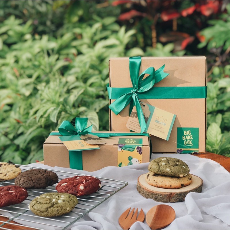 

BigBakeBox Raya Hampers - Box of 8 cookies (BIG)