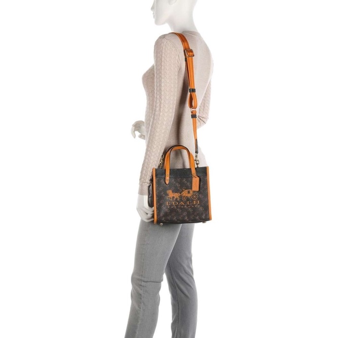 Coach Field Tote 22 With Horse And Carriage Print And Carriage Badge (C8456)