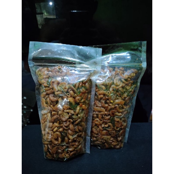 

makaroni bantat 250 gr/makaroni pedas daun jeruk/makaroni bantat