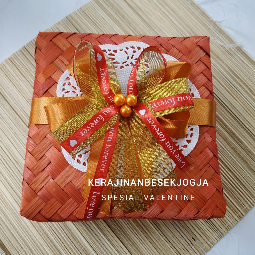 ( VALENTINE ) SEPASANG BESEK WARNA ANEKA UKURAN besek bambu besek jogja grosir besek besek warna bes