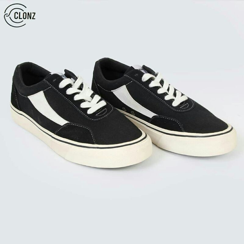 SEPATU PRIA LOKAL MURAH TRUFF ANIMA BLACK WHITE