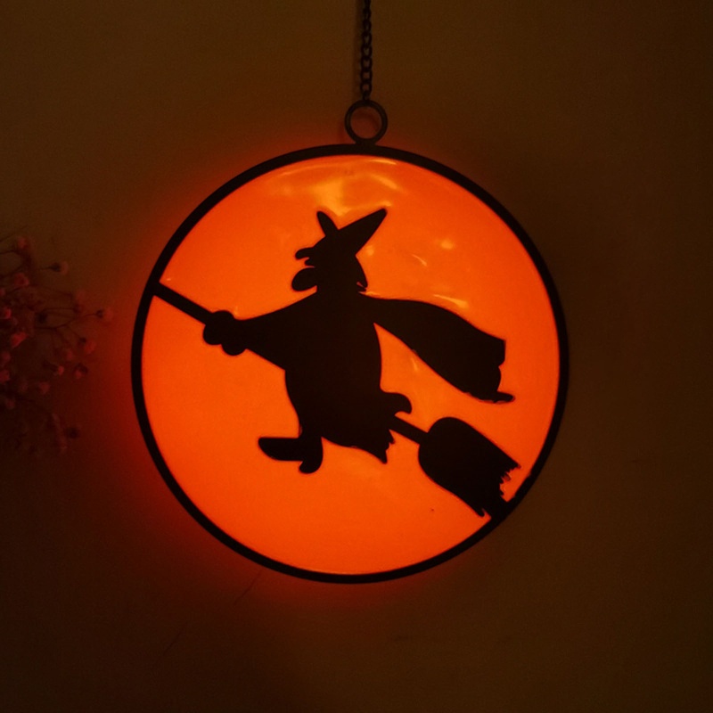 Liontin Gantung Bentuk Penyihir Glow in the Dark Bahan Besi Untuk Pesta Halloween