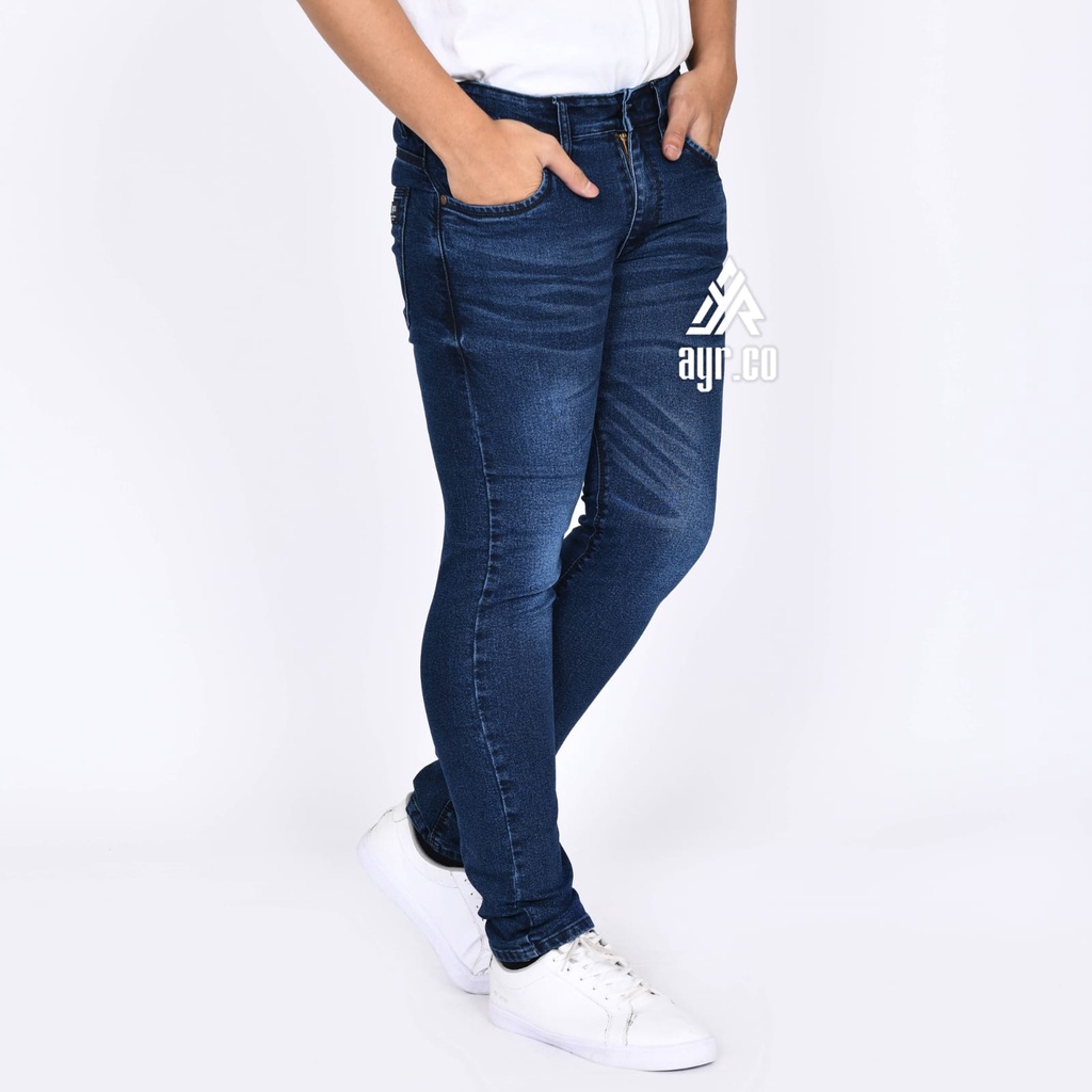 A. Y. R. CELANA JEANS PRIA SLIM FIT/ STRETCH