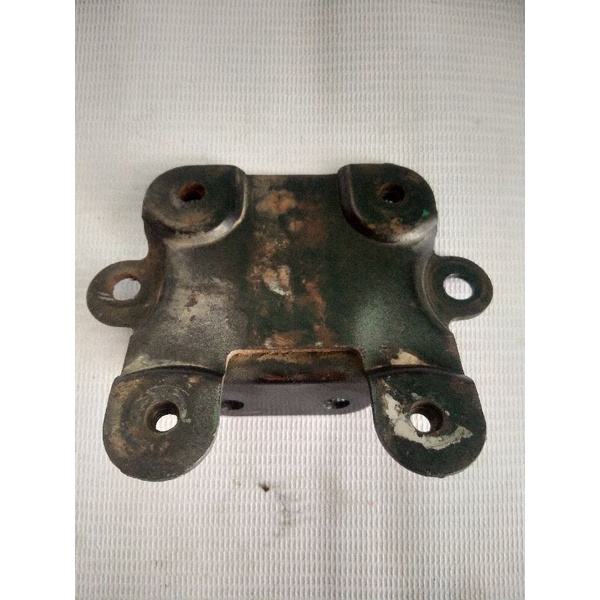 briket spakbor depan yamaha yt original