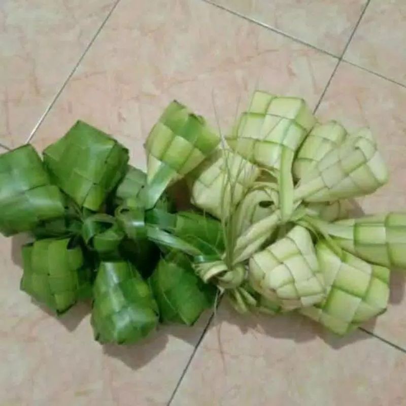 

kulit ketupat sayur mentah harga 10pcs